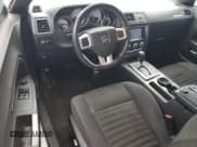 ✅ 2014 Dodge Challenger SXT • VIN: 2C3CDYAG5EH311359 • Lot: 70916784. Wystawiony na Copart z przebiegiem 236 076 mil. Bezpłatny archiwum sprzedaży aukcyjnych z USA i szczegółowy raport historii pojazdu na DreamBid. Zdjęcie 8.