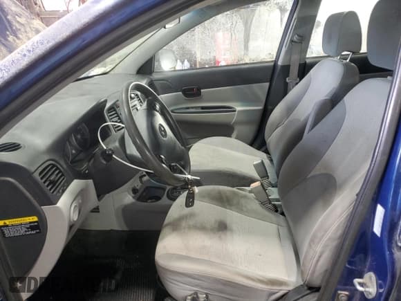 ✅ 2010 Hyundai Accent GLS • VIN: KMHCN4AC6AU488343 • Лот: 43088205. Опубликован ранее на Copart с пробегом 131 050 миль. Бесплатный доступ к архиву аукционных продаж из США и подробный отчёт об истории автомобиля на DreamBid. Изображение 7.