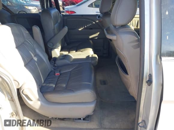 ✅ 2010 Honda Odyssey EX-L • VIN: 5FNRL3H72AB088330 • Lot: 43353573. Listed on IAAI with 229,734 mi. Free auction sales archive from the USA and detailed vehicle history report at DreamBid. Image 8.