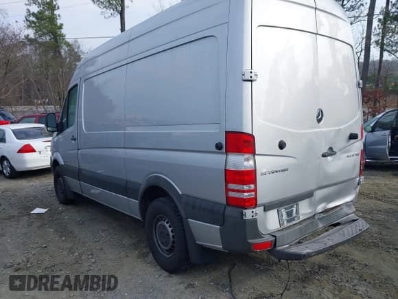 ✅ 2016 Mercedes-Benz Sprinter Cargo • VIN: WD3PE7DD0GP204413 • Lot: 41503035. Listed on IAAI with 184,000 mi. Free auction sales archive from the USA and detailed vehicle history report at DreamBid. Image 3.
