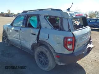 ✅ 2022 Ford Bronco Sport Big Bend • VIN: 3FMCR9B64NRE19819 • Lot: 43505921. Wystawiony na IAAI z przebiegiem Nie podano. Bezpłatny archiwum sprzedaży aukcyjnych z USA i szczegółowy raport historii pojazdu na DreamBid. Zdjęcie 3.