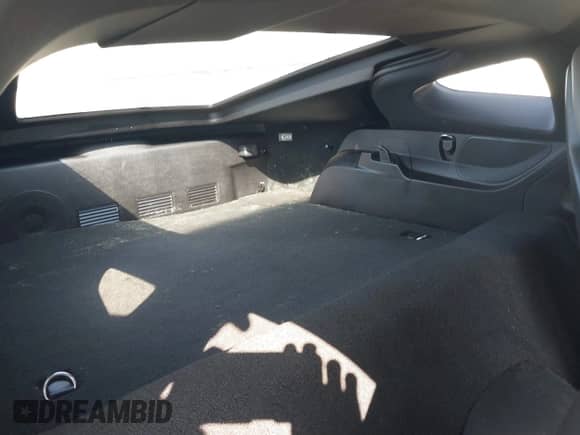 2018 Chevrolet Corvette 2LT with VIN 1G1YC2D76J5105586, listed as a IAAI auction lot 41869092 with 76,356 mi miles and . Bid and sale history available at DreamBid. Image 8.