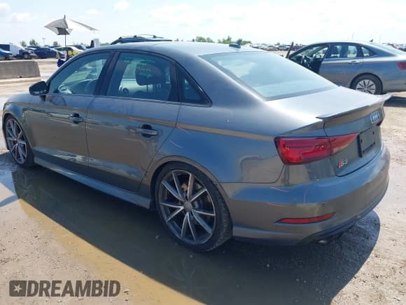 ✅ 2017 Audi S3 Premium Plus • VIN: WAUB1GFF9H1034080 • Лот: 43048131. Опубликован ранее на IAAI с пробегом 114 679 миль. Бесплатный доступ к архиву аукционных продаж из США и подробный отчёт об истории автомобиля на DreamBid. Изображение 3.