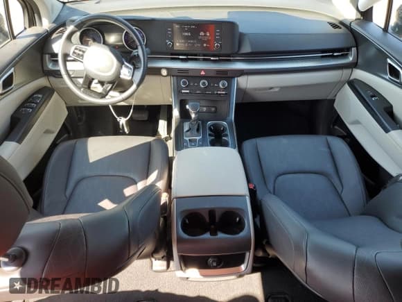 ✅ 2024 Kia Carnival LX • VIN: KNDNB4H35R6323346 • Lot: 84239405. Listed on Copart with 19,597 mi. Free auction sales archive from the USA and detailed vehicle history report at DreamBid. Image 8.