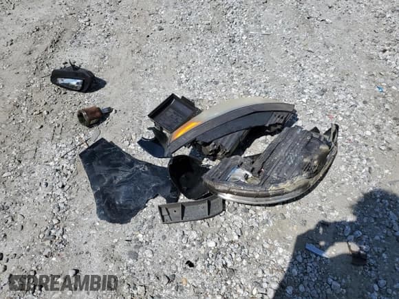 ✅ 2017 Chevrolet Cruze LT • VIN: 3G1BE6SM8HS618323 • Lot: 53620693. Listed on Copart with 86,910 mi. Free auction sales archive from the USA and detailed vehicle history report at DreamBid. Image 12.