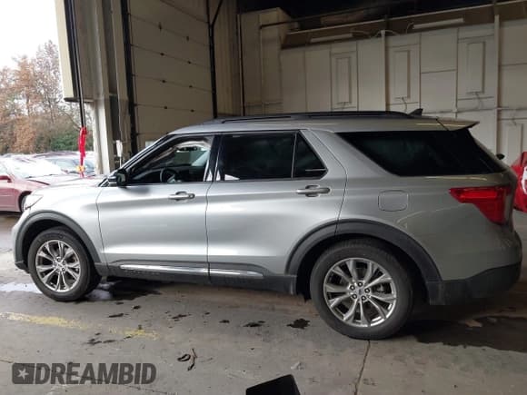 ✅ 2023 Ford Explorer XLT • VIN: 1FMSK8DH4PGB87922 • Lot: 41615947. Wystawiony na IAAI z przebiegiem 14 909 mil. Bezpłatny archiwum sprzedaży aukcyjnych z USA i szczegółowy raport historii pojazdu na DreamBid. Zdjęcie 15.