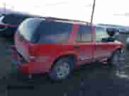 2000 Chevrolet Blazer LT z VIN 1GNDT13W9Y2332220, wystawiony jako Copart lot #76414824 z przebiegiem Nie podano mil oraz Czysty tytuł • Clean title. Historia ofert i sprzedaży dostępna na DreamBid. Obrazek 3.