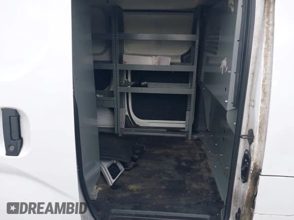 ✅ 2018 Nissan NV200 S • VIN: 3N6CM0KN8JK701807 • Lot: 41616247. Listed on IAAI with 142,405 mi. Free auction sales archive from the USA and detailed vehicle history report at DreamBid. Image 8.