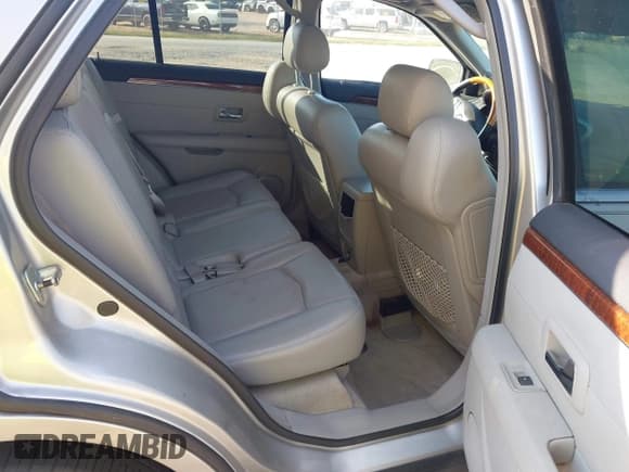 ✅ 2007 Cadillac SRX • VIN: 1GYEE637470168781 • Lot: 43285847. Wystawiony na IAAI z przebiegiem 170 033 mil. Bezpłatny archiwum sprzedaży aukcyjnych z USA i szczegółowy raport historii pojazdu na DreamBid. Zdjęcie 8.