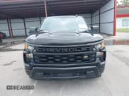 ✅ 2023 Chevrolet Silverado 1500 Custom • VIN: 3GCPABEK6PG159709 • Lot: 43142018. Wystawiony na IAAI z przebiegiem Nie podano. Bezpłatny archiwum sprzedaży aukcyjnych z USA i szczegółowy raport historii pojazdu na DreamBid. Zdjęcie 12.