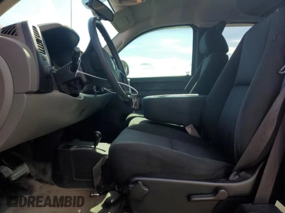 ✅ 2010 Chevrolet Silverado 1500 LS • VIN: 1GCSKREA5AZ164978 • Lot: 83755335. Listed on Copart with 241,765 mi. Free auction sales archive from the USA and detailed vehicle history report at DreamBid. Image 7.