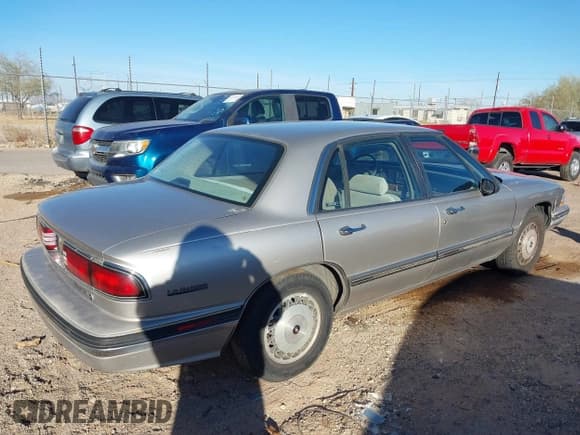 ✅ 1996 Buick LeSabre Custom • VIN: 1G4HP52KXTH428234 • Lot: 41569901. Wystawiony na IAAI z przebiegiem 179 350 mil. Bezpłatny archiwum sprzedaży aukcyjnych z USA i szczegółowy raport historii pojazdu na DreamBid. Zdjęcie 4.