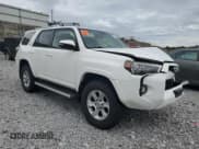 ✅ 2017 Toyota 4Runner SR5 Premium • VIN: JTEBU5JRXH5416347 • Lot: 82260315. Wystawiony na Copart z przebiegiem Nie podano. Bezpłatny archiwum sprzedaży aukcyjnych z USA i szczegółowy raport historii pojazdu na DreamBid. Zdjęcie 4.