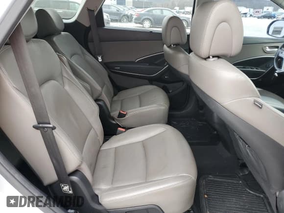 ✅ 2017 Hyundai Santa Fe SE Ultimate • VIN: KM8SRDHF8HU239245 • Лот: 45881344. Опубликован ранее на Copart с пробегом 168 607 миль. Бесплатный доступ к архиву аукционных продаж из США и подробный отчёт об истории автомобиля на DreamBid. Изображение 11.