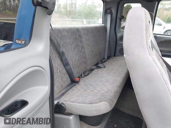 ✅ 2000 Dodge 2500 • VIN: 3B7KC2362YG140005 • Lot: 43786623. Listed on IAAI with 244,100 mi. Free auction sales archive from the USA and detailed vehicle history report at DreamBid. Image 8.