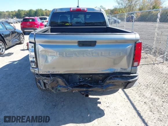 ✅ 2024 Chevrolet Colorado 4WD Trail Boss • VIN: 1GCPTEEK0R1110261 • Лот: 43402925. Опубликован ранее на IAAI с пробегом 16 948 миль. Бесплатный доступ к архиву аукционных продаж из США и подробный отчёт об истории автомобиля на DreamBid. Изображение 6.