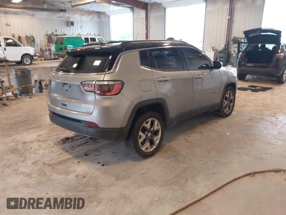 ✅ 2020 Jeep Compass Limited • VIN: 3C4NJDCB9LT221711 • Lot: 42971876. Listed on IAAI with 44,644 mi. Free auction sales archive from the USA and detailed vehicle history report at DreamBid. Image 4.