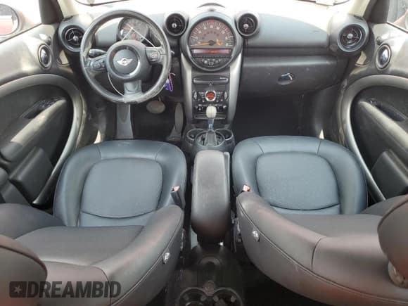 ✅ 2015 MINI Countryman • VIN: WMWZB3C52FWR45500 • Lot: 67266325. Wystawiony na Copart z przebiegiem 75 614 mil. Bezpłatny archiwum sprzedaży aukcyjnych z USA i szczegółowy raport historii pojazdu na DreamBid. Zdjęcie 8.