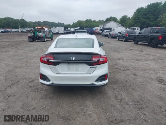 ✅ 2019 Honda Clarity • VIN: JHMZC5F12KC000464 • Lot: 43043336. Wystawiony na IAAI z przebiegiem 29 752 mil. Bezpłatny archiwum sprzedaży aukcyjnych z USA i szczegółowy raport historii pojazdu na DreamBid. Zdjęcie 16.
