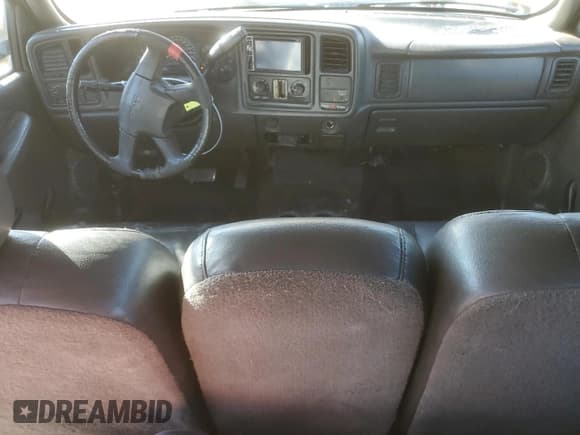 ✅ 2007 GMC Sierra 1500 • VIN: 1GTHC29D97E170284 • Лот: 46912175. Опубликован ранее на Copart с пробегом 328 374 миль. Бесплатный доступ к архиву аукционных продаж из США и подробный отчёт об истории автомобиля на DreamBid. Изображение 8.