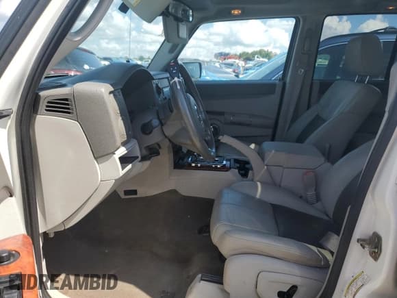 ✅ 2006 Jeep Commander Limited • VIN: 1J8HH58N96C144526 • Lot: 63663055. Listed on Copart with 156,603 mi. Free auction sales archive from the USA and detailed vehicle history report at DreamBid. Image 7.