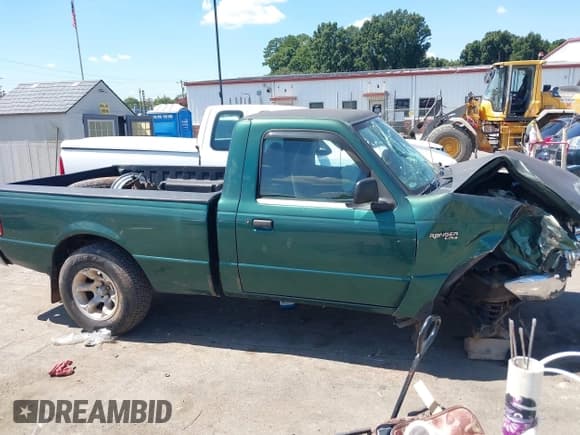 ✅ 2000 Ford Ranger XL • VIN: 1FTYR10C5YTA04211 • Lot: 43081894. Listed on IAAI with 158,687 mi. Free auction sales archive from the USA and detailed vehicle history report at DreamBid. Image 12.