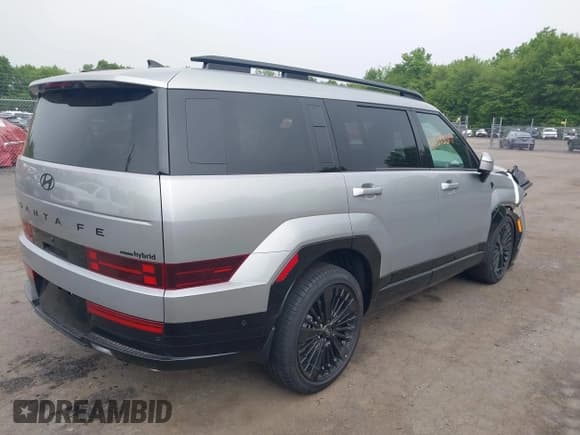 ✅ 2025 Hyundai Santa Fe Calligraphy • VIN: 5NMP5DG18SH045812 • Lot: 42595319. Listed on IAAI with 1,830 mi. Free auction sales archive from the USA and detailed vehicle history report at DreamBid. Image 4.