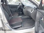 ✅ 2009 Kia Rio LX • VIN: KNADE243296494615 • Лот: 42684386. Опубликован ранее на IAAI с пробегом 162 379 миль. Бесплатный доступ к архиву аукционных продаж из США и подробный отчёт об истории автомобиля на DreamBid. Изображение 5.