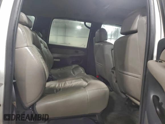 ✅ 2002 Chevrolet Suburban LS • VIN: 3GNFK16Z82G336758 • Lot: 96409115. Listed on Copart with Not provided. Free auction sales archive from the USA and detailed vehicle history report at DreamBid. Image 11.