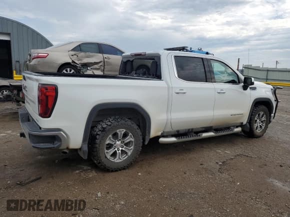 ✅ 2022 GMC Sierra 1500 SLE • VIN: 3GTPUBEK5NG552136 • Лот: 68066634. Опубликован ранее на Copart с пробегом 58 022 миль. Бесплатный доступ к архиву аукционных продаж из США и подробный отчёт об истории автомобиля на DreamBid. Изображение 3.