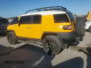 ✅ 2007 Toyota FJ Cruiser • VIN: JTEBU11FX70022129 • Лот: 90881215. Опубликован ранее на Copart с пробегом 146 846 миль. Бесплатный доступ к архиву аукционных продаж из США и подробный отчёт об истории автомобиля на DreamBid. Изображение 2.
