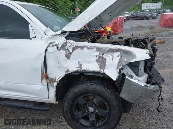 ✅ 2017 Ram 1500 SLT • VIN: 1C6RR7GG9HS736595 • Lot: 42230792. Listed on IAAI with 132,627 mi. Free auction sales archive from the USA and detailed vehicle history report at DreamBid. Image 17.