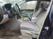 2008 Saturn VUE XE z VIN 3GSCL33P38S510236, wystawiony jako Copart lot #46272705 z przebiegiem 217 719 mil mil oraz Szkoda całkowita • Salvage title. Historia ofert i sprzedaży dostępna na DreamBid. Obrazek 7.