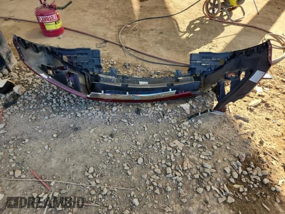 ✅ 2017 Chevrolet Colorado 2WD LT • VIN: 1GCGSCEN2H1213584 • Lot: 92863595. Listed on Copart with 79,103 mi. Free auction sales archive from the USA and detailed vehicle history report at DreamBid. Image 12.