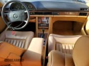 ✅ 1986 Mercedes-Benz 420 SEL • VIN: WDBCA35D1GA265651 • Lot: 80223714. Wystawiony na Copart z przebiegiem 104 989 mil. Bezpłatny archiwum sprzedaży aukcyjnych z USA i szczegółowy raport historii pojazdu na DreamBid. Zdjęcie 8.