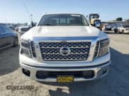 ✅ 2016 Nissan Titan Platinum Reserve • VIN: 1N6BA1F2XGN506613 • Lot: 52592585. Wystawiony na Copart z przebiegiem 133 408 mil. Bezpłatny archiwum sprzedaży aukcyjnych z USA i szczegółowy raport historii pojazdu na DreamBid. Zdjęcie 5.