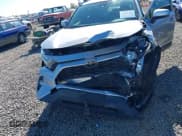 ✅ 2019 Toyota RAV4 XLE Premium • VIN: JTMC1RFV8KD011051 • Лот: 43291463. Опубликован ранее на IAAI с пробегом 113 878 миль. Бесплатный доступ к архиву аукционных продаж из США и подробный отчёт об истории автомобиля на DreamBid. Изображение 6.