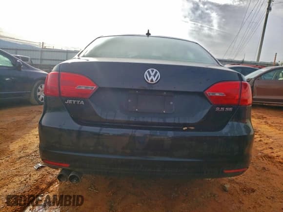 ✅ 2011 Volkswagen Jetta SE • VIN: 3VWDX7AJ6BM341767 • Lot: 94915415. Listed on Copart with 149,442 mi. Free auction sales archive from the USA and detailed vehicle history report at DreamBid. Image 6.