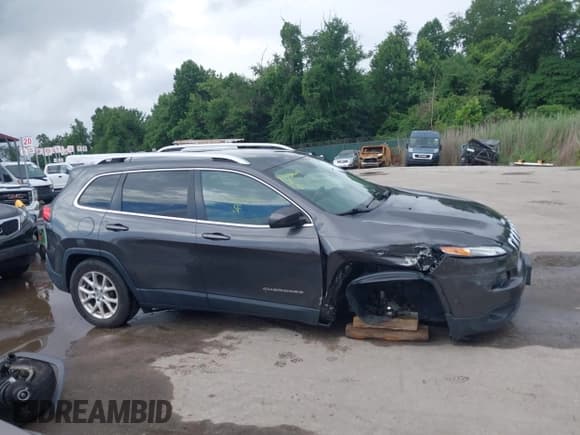 ✅ 2017 Jeep Cherokee Latitude • VIN: 1C4PJMCS9HW649143 • Lot: 42646609. Wystawiony na IAAI z przebiegiem 92 503 mil. Bezpłatny archiwum sprzedaży aukcyjnych z USA i szczegółowy raport historii pojazdu na DreamBid. Zdjęcie 14.