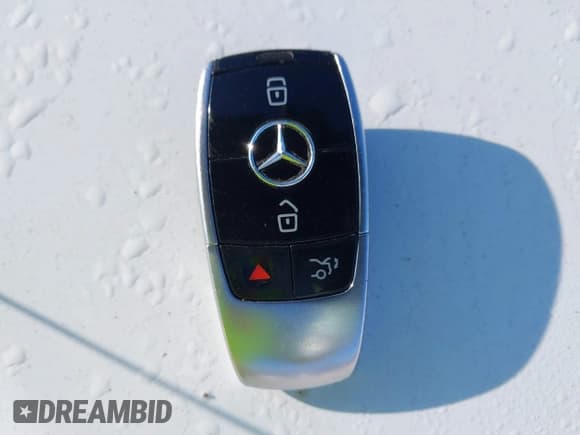 ✅ 2017 Mercedes-Benz E 300 Luxury • VIN: WDDZF4JB5HA078007 • Lot: 43086028. Wystawiony na IAAI z przebiegiem Nie podano. Bezpłatny archiwum sprzedaży aukcyjnych z USA i szczegółowy raport historii pojazdu na DreamBid. Zdjęcie 11.