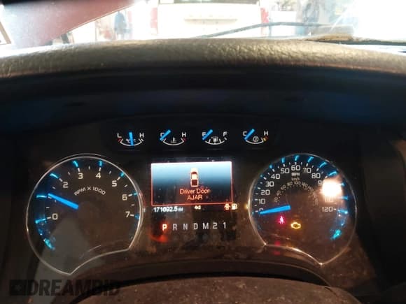 ✅ 2013 Ford F-150 XL • VIN: 1FTFW1ET1DFC87028 • Lot: 43531818. Wystawiony na IAAI z przebiegiem 171 692 mil. Bezpłatny archiwum sprzedaży aukcyjnych z USA i szczegółowy raport historii pojazdu na DreamBid. Zdjęcie 7.