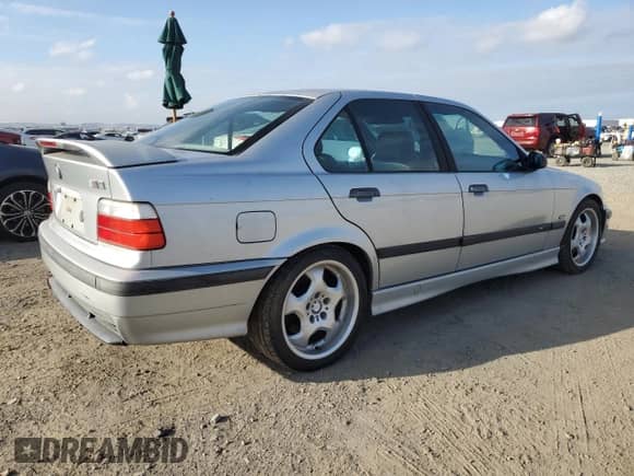 1997 BMW 3 Series M3s with VIN WBSCD932XVEE06926, listed as a Copart auction lot 81915135 with 211,080 mi miles and Clean title. Bid and sale history available at DreamBid. Image 3.
