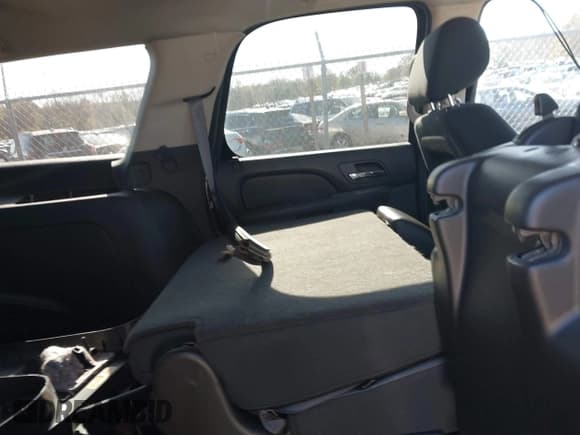 ✅ 2013 Chevrolet Tahoe Commercial • VIN: 1GNLC2E05DR266048 • Lot: 40848505. Wystawiony na IAAI z przebiegiem 95 459 mil. Bezpłatny archiwum sprzedaży aukcyjnych z USA i szczegółowy raport historii pojazdu na DreamBid. Zdjęcie 8.