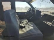 ✅ 1991 Chevrolet Silverado 1500 • VIN: 2GCEC19K8M1160225 • Lot: 73439084. Wystawiony na Copart z przebiegiem 324 398 mil. Bezpłatny archiwum sprzedaży aukcyjnych z USA i szczegółowy raport historii pojazdu na DreamBid. Zdjęcie 10.