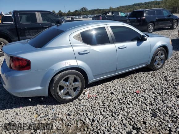 ✅ 2013 Dodge Avenger SE • VIN: 1C3CDZAB1DN687783 • Lot: 82692305. Wystawiony na Copart z przebiegiem 113 632 mil. Bezpłatny archiwum sprzedaży aukcyjnych z USA i szczegółowy raport historii pojazdu na DreamBid. Zdjęcie 3.