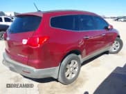 ✅ 2010 Chevrolet Traverse 1LT • VIN: 1GNLRFED3AS143488 • Lot: 43586386. Wystawiony na IAAI z przebiegiem 155 557 mil. Bezpłatny archiwum sprzedaży aukcyjnych z USA i szczegółowy raport historii pojazdu na DreamBid. Zdjęcie 4.