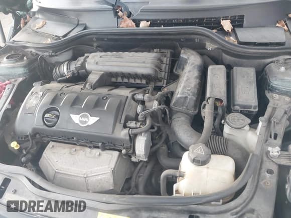 ✅ 2013 MINI Hardtop • VIN: WMWSU3C55DT692280 • Lot: 43517157. Wystawiony na IAAI z przebiegiem 121 491 mil. Bezpłatny archiwum sprzedaży aukcyjnych z USA i szczegółowy raport historii pojazdu na DreamBid. Zdjęcie 10.