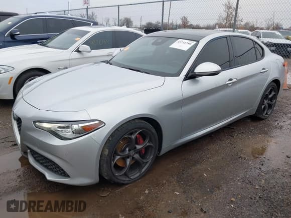 ✅ 2017 Alfa Romeo Giulia Ti • VIN: ZARFAEEN4H7545989 • Lot: 43732280. Listed on IAAI with 78,828 mi. Free auction sales archive from the USA and detailed vehicle history report at DreamBid. Image 2.