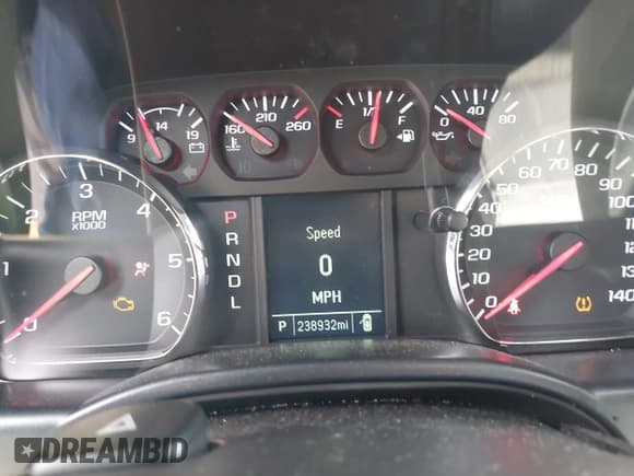 ✅ 2018 Chevrolet Silverado 1500 Custom • VIN: 1GCRCPEH5JZ324547 • Lot: 43389774. Wystawiony na IAAI z przebiegiem 238 932 mil. Bezpłatny archiwum sprzedaży aukcyjnych z USA i szczegółowy raport historii pojazdu na DreamBid. Zdjęcie 7.