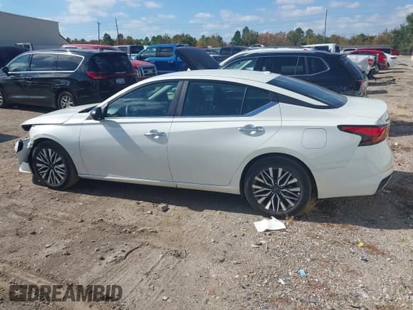 ✅ 2025 Nissan Altima SV • VIN: 1N4BL4DV8SN338206 • Lot: 43637772. Listed on IAAI with 29,467 mi. Free auction sales archive from the USA and detailed vehicle history report at DreamBid. Image 14.
